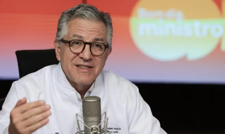 PF desmente Veja e Padilha aciona Justiça sobre fake news contra Lula